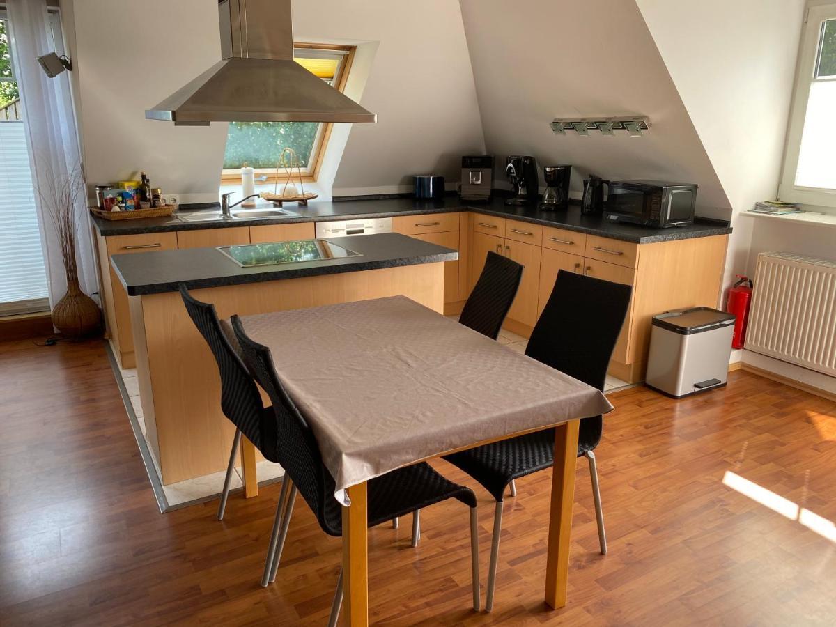 Moderne Maisonette-Wohnung Am Karpfenteich; Modern Apartment With View Of The Carp Pond Barmstedt Exteriör bild